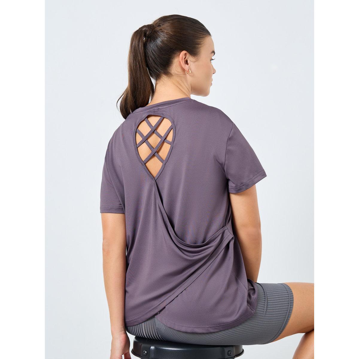 بلوزة بتفاصيل كريس كروس-women-clothing-sportswearandactivewear-tshirtsandvests-image-1