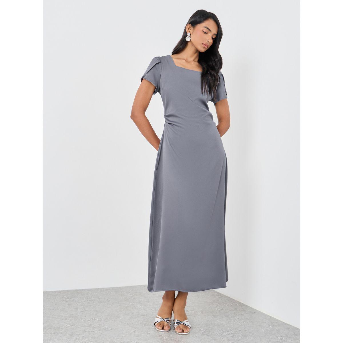 فستان ميدي سادة بأكمام قصيرة وياقة واسعة-women-clothing-dresses-image-1