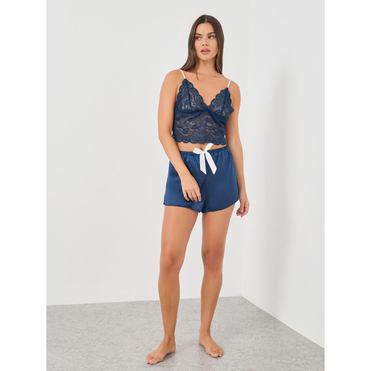 مجموعة من شورت ساتان مع صدرية بزهور دانتيل-women-clothing-lingerie-lingeriesets-image-2