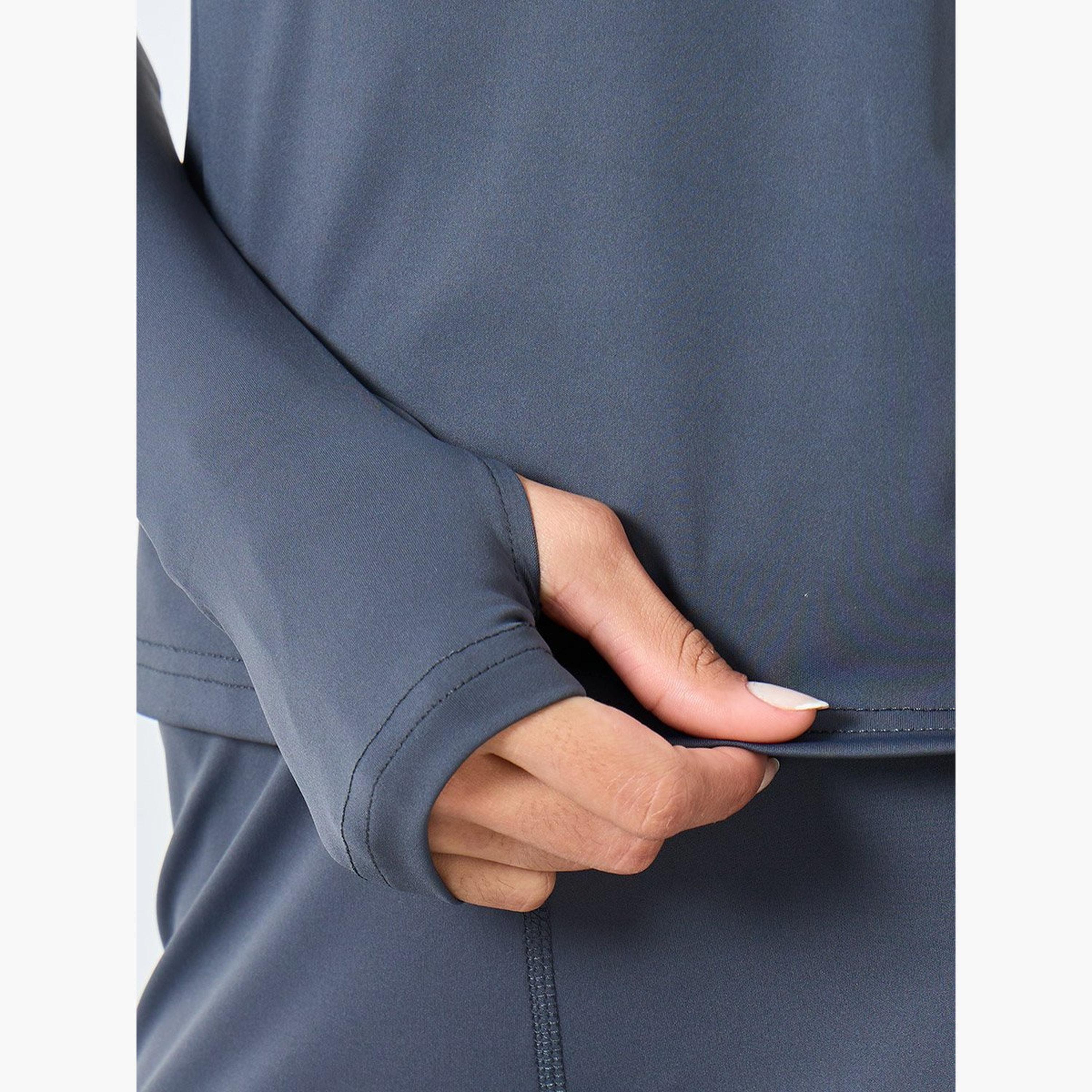 طقم من ليقنز وبلوزة بتفاصيل فتحة إبهام-women-clothing-sportswearandactivewear-trackpantsandtracksuits-image-4