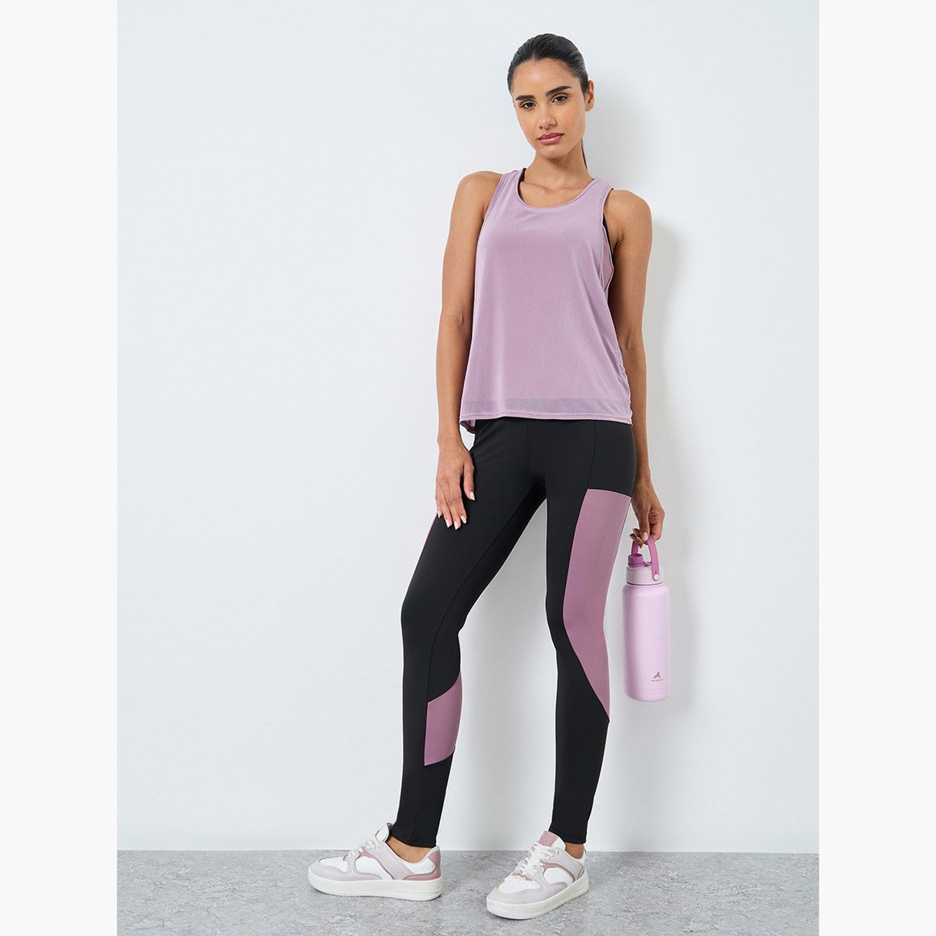 طقم من ليقنز وبلوزة كت مع صدرية رياضية-women-clothing-sportswearandactivewear-trackpantsandtracksuits-image-2