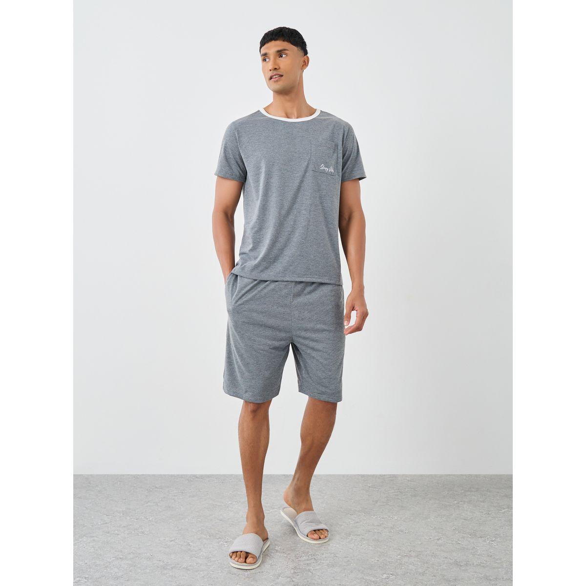 طقم من شورت بيجاما وتيشيرت بطبعة كتابة-men-clothing-nightwear-sets-image-1