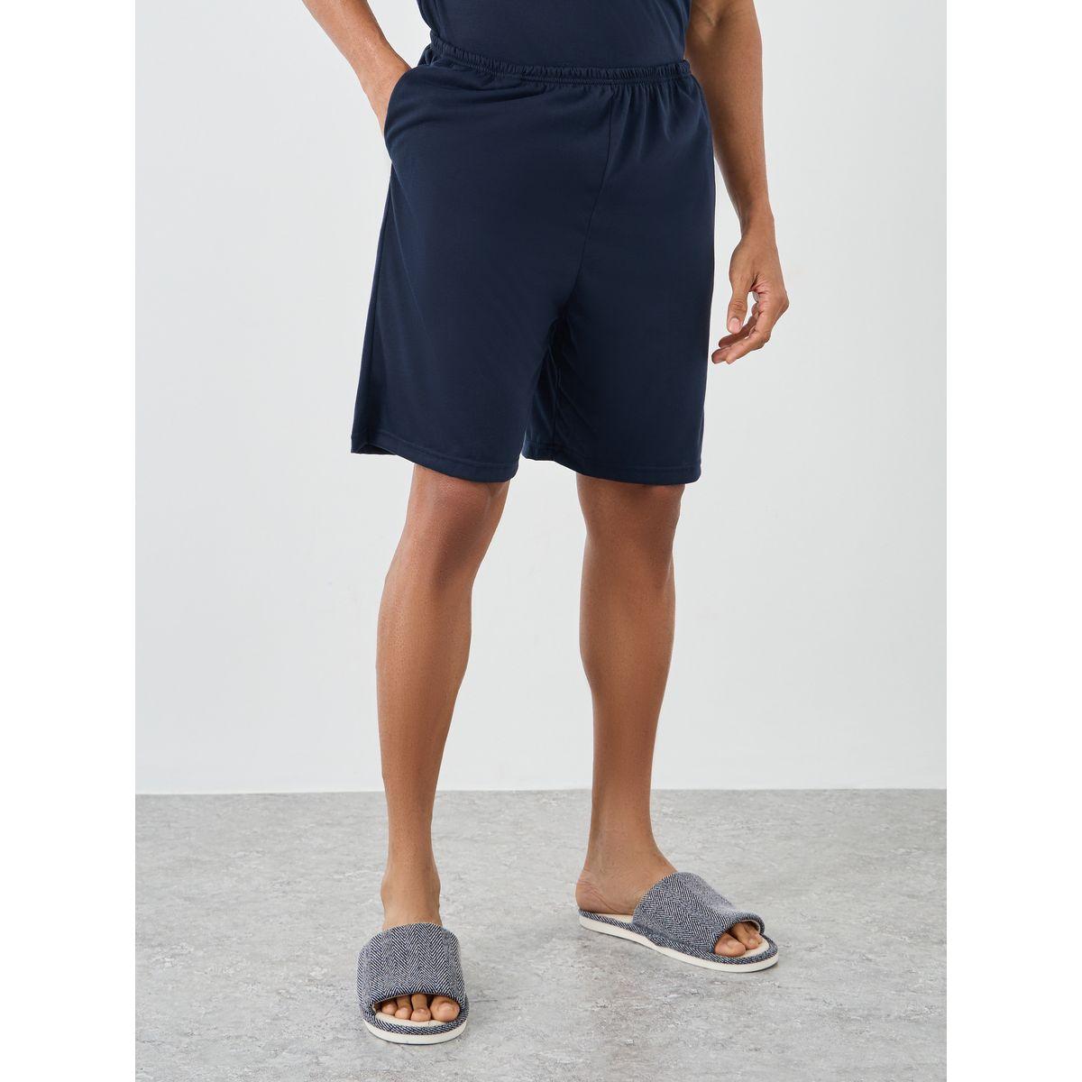 طقم من شورت بيجاما وتيشيرت بطبعة كتابة-men-clothing-nightwear-sets-image-5