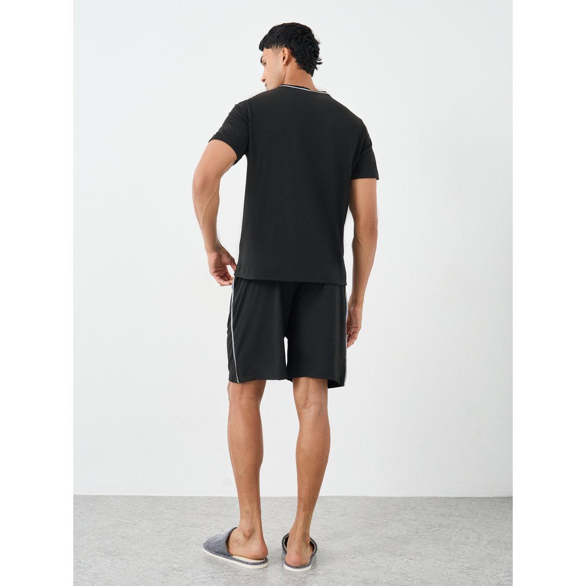 طقم منسق من شورت وتيشيرت-men-clothing-nightwear-sets-image-4