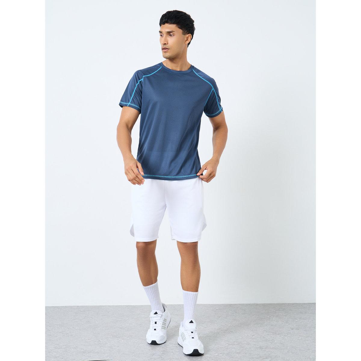 تيشيرت بتفاصيل خياطة مُتباينة وأكمام ريجلان-men-clothing-sportswearandactivewear-tshirtsandpolos-image-2