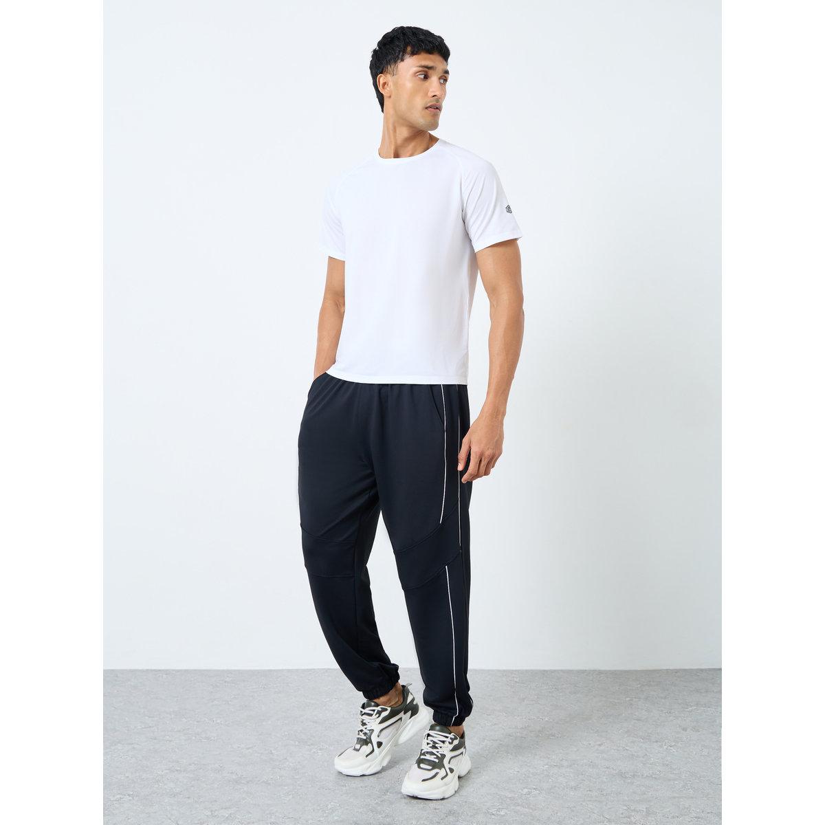 بنطال رياضي بتفاصيل أنبوبية-men-clothing-sportswearandactivewear-bottoms-joggers-image-2