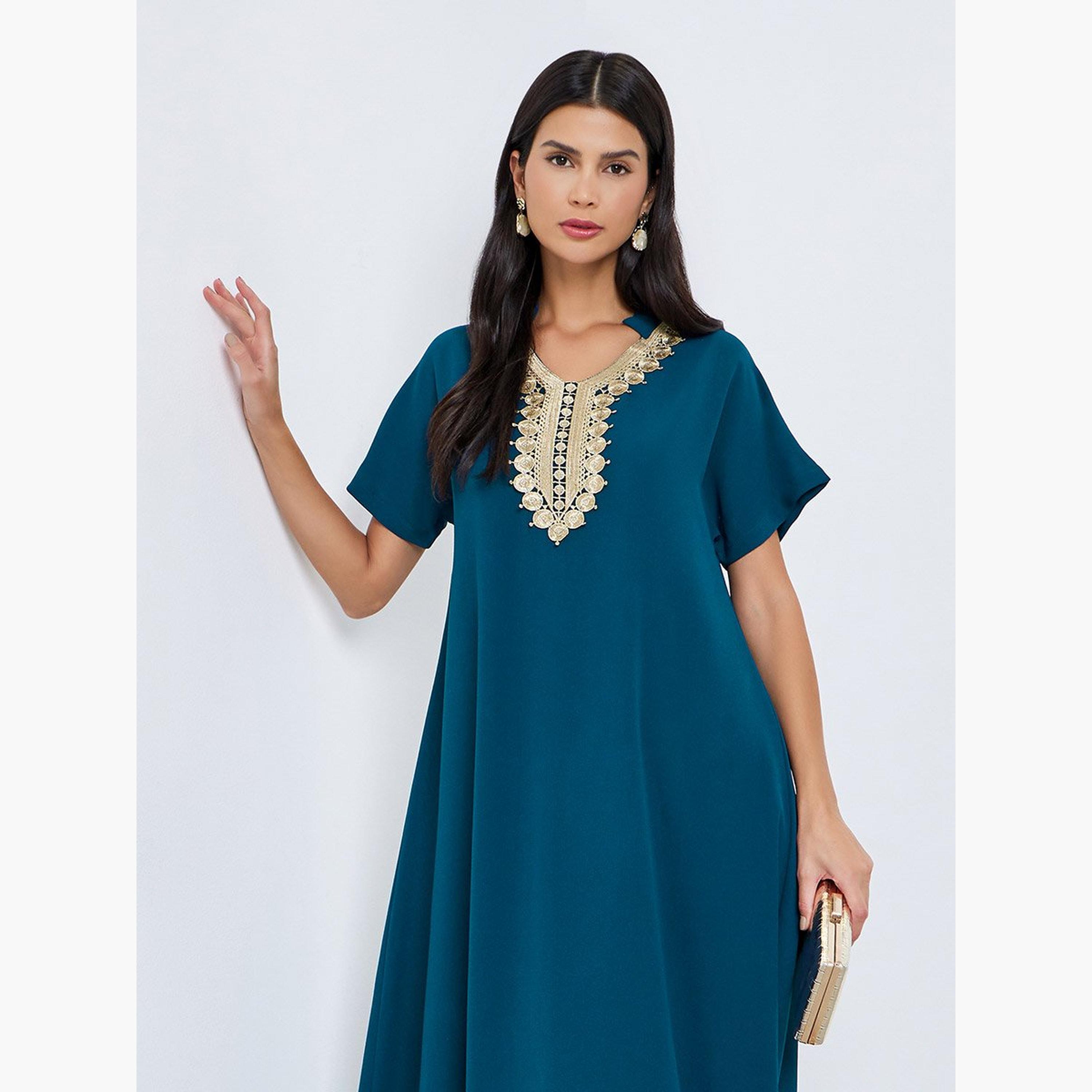 أميرة x ستايلي جلابية بتفاصيل مُطرزة-women-arabicclothing-jalabiyas-image-2
