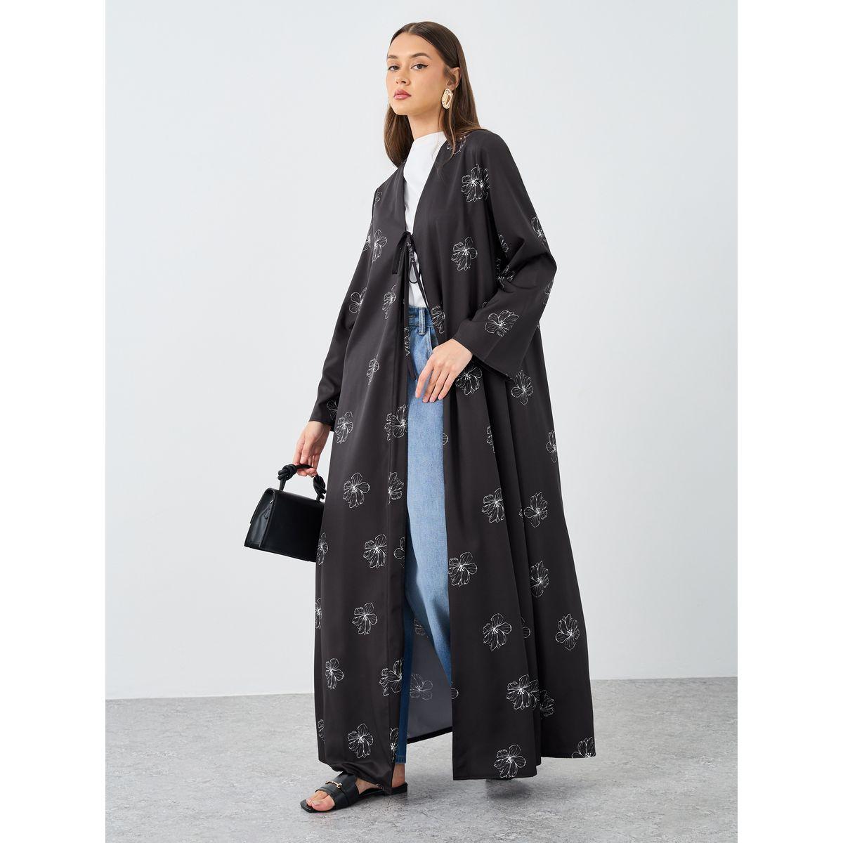 أميرة x ستايلي عباية بطبعة زهور وتفاصيل ربطة-women-arabicclothing-abayas-image-1