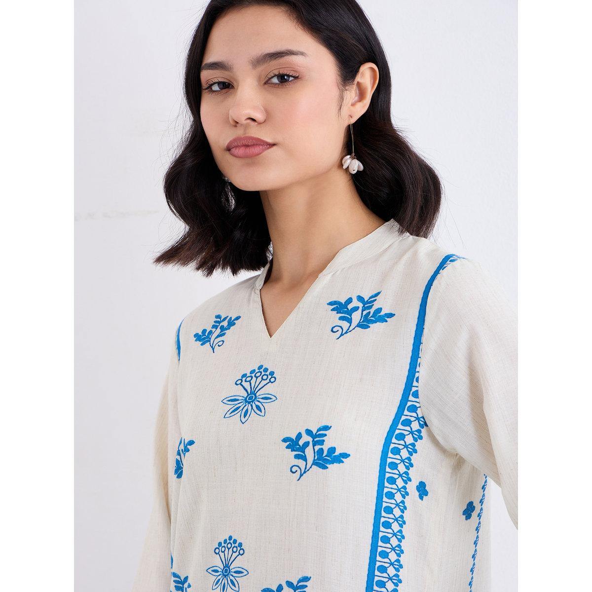 Amirah X Styli Placement Print Notch Neck A-Line Jalabiya-women-arabicclothing-jalabiyas-image-4