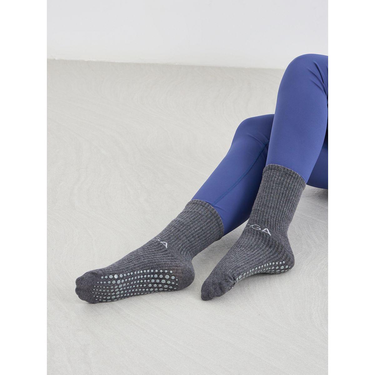 جوارب يوجا بطبعة كتابة-sports-gear-gym-image-2
