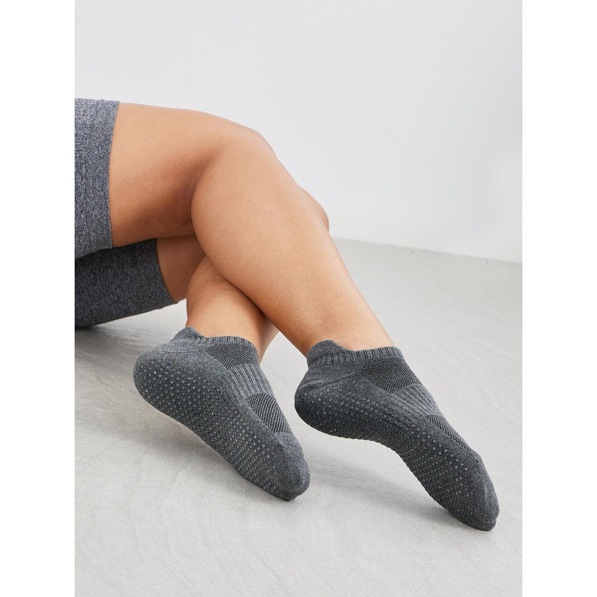 جوارب يوكا بتفاصيل ضمادات سيليكون-women-socksandstockings-image-1