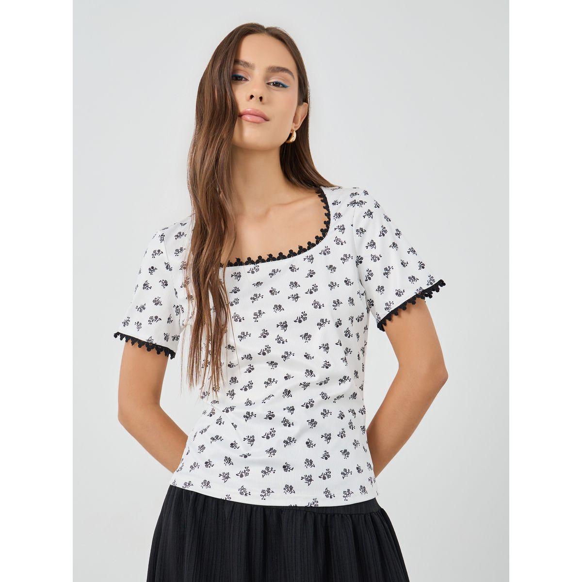 Styli Floral Print Short Sleeve Lace Trim Top-women-clothing-shirtsandblouses-blouses-image-1