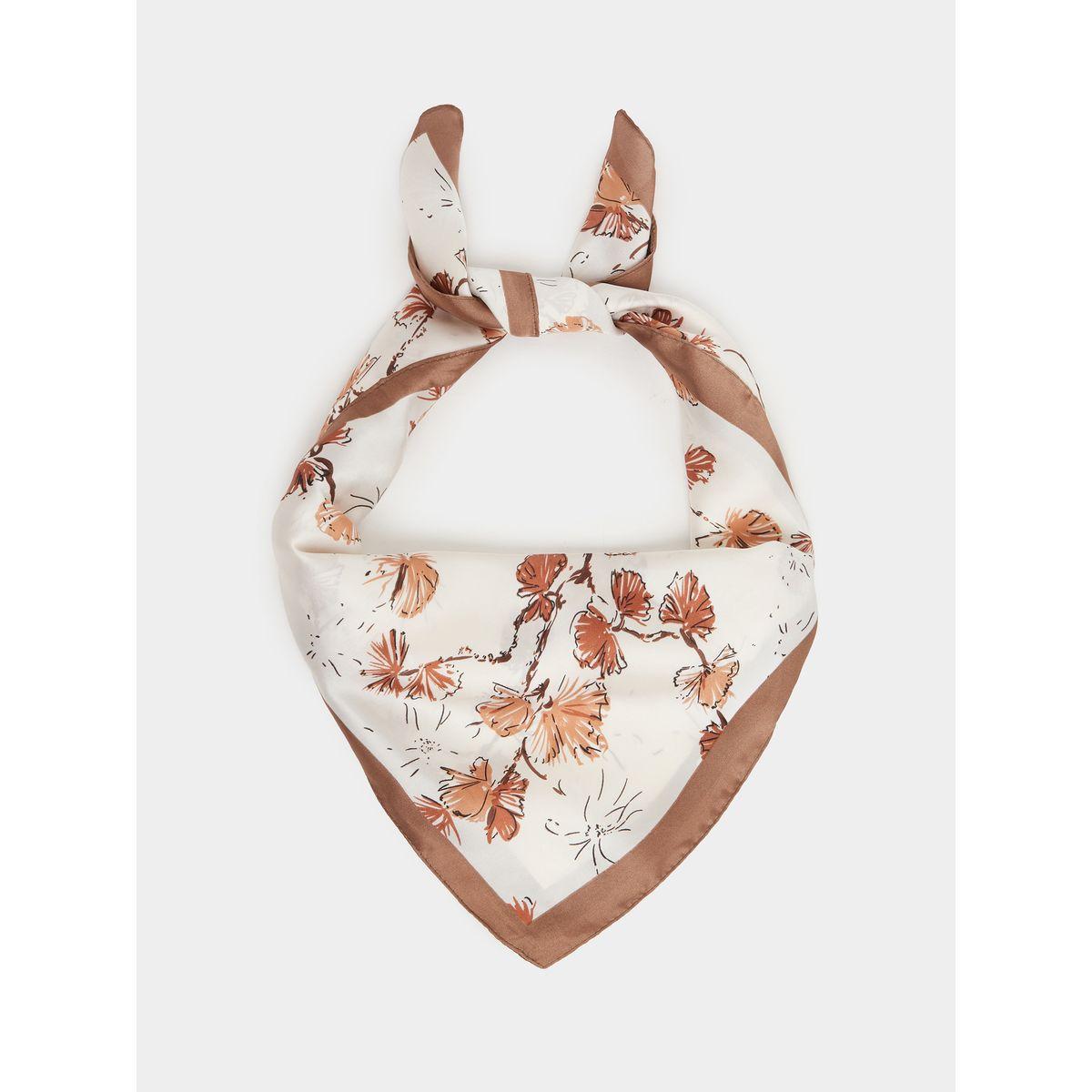 وشاح بطبعة زهور-women-clothingaccessories-scarves-image-1