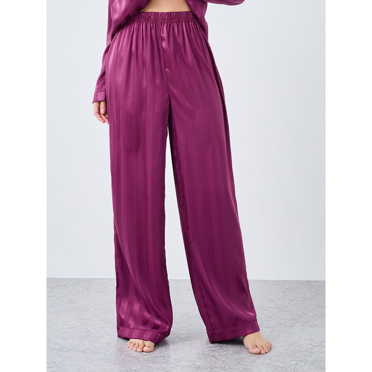 طقم من بنطال بيجاما وبلوزة ساتان مخططة-women-clothing-nightwear-pyjamas-longsets-image-6