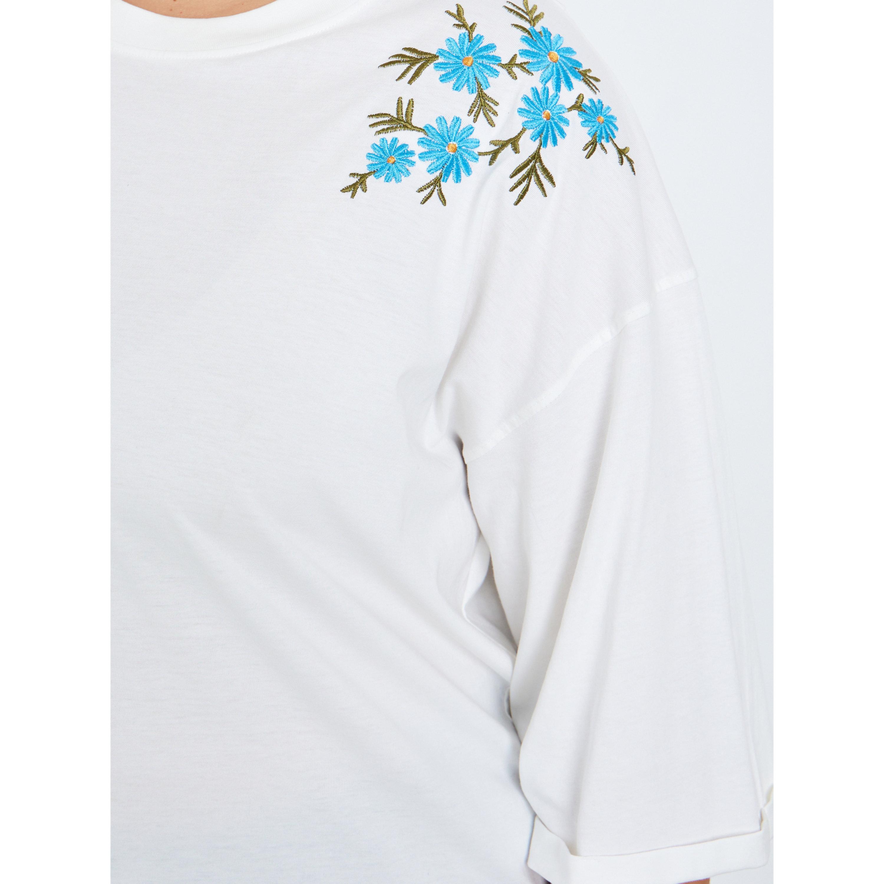 Styli Women Plus Size White Embroidered T-Shirt-women-clothing-tshirts-image-3