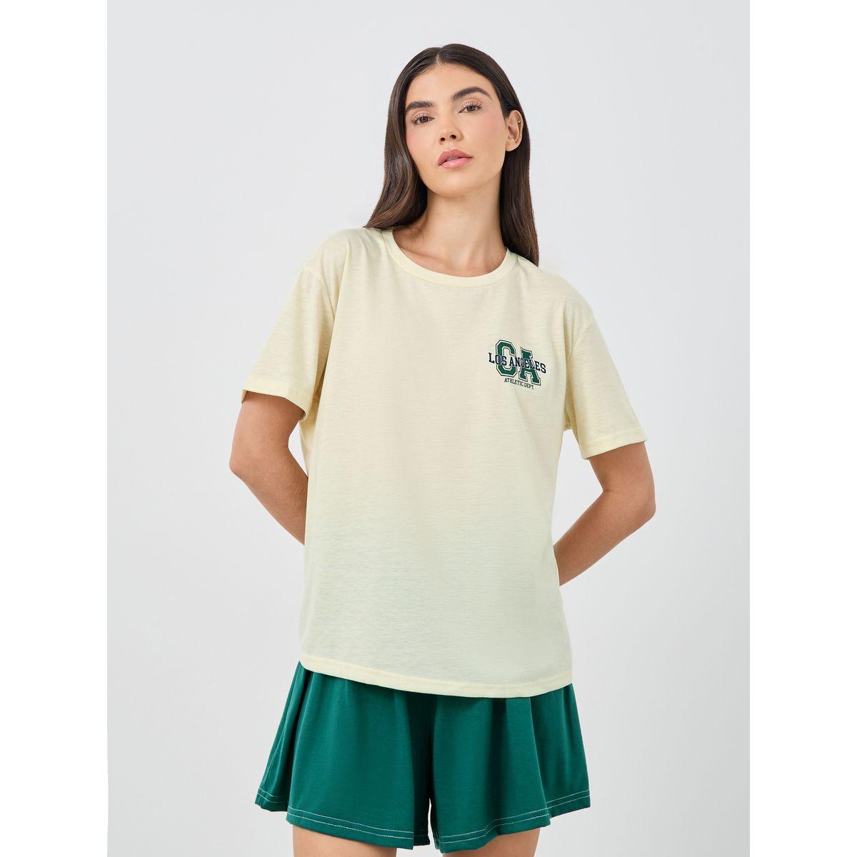 طقم منسق من شورت بيجاما وتيشيرت بطبعة جرافيك-women-clothing-nightwear-pyjamas-shortsets-image-3