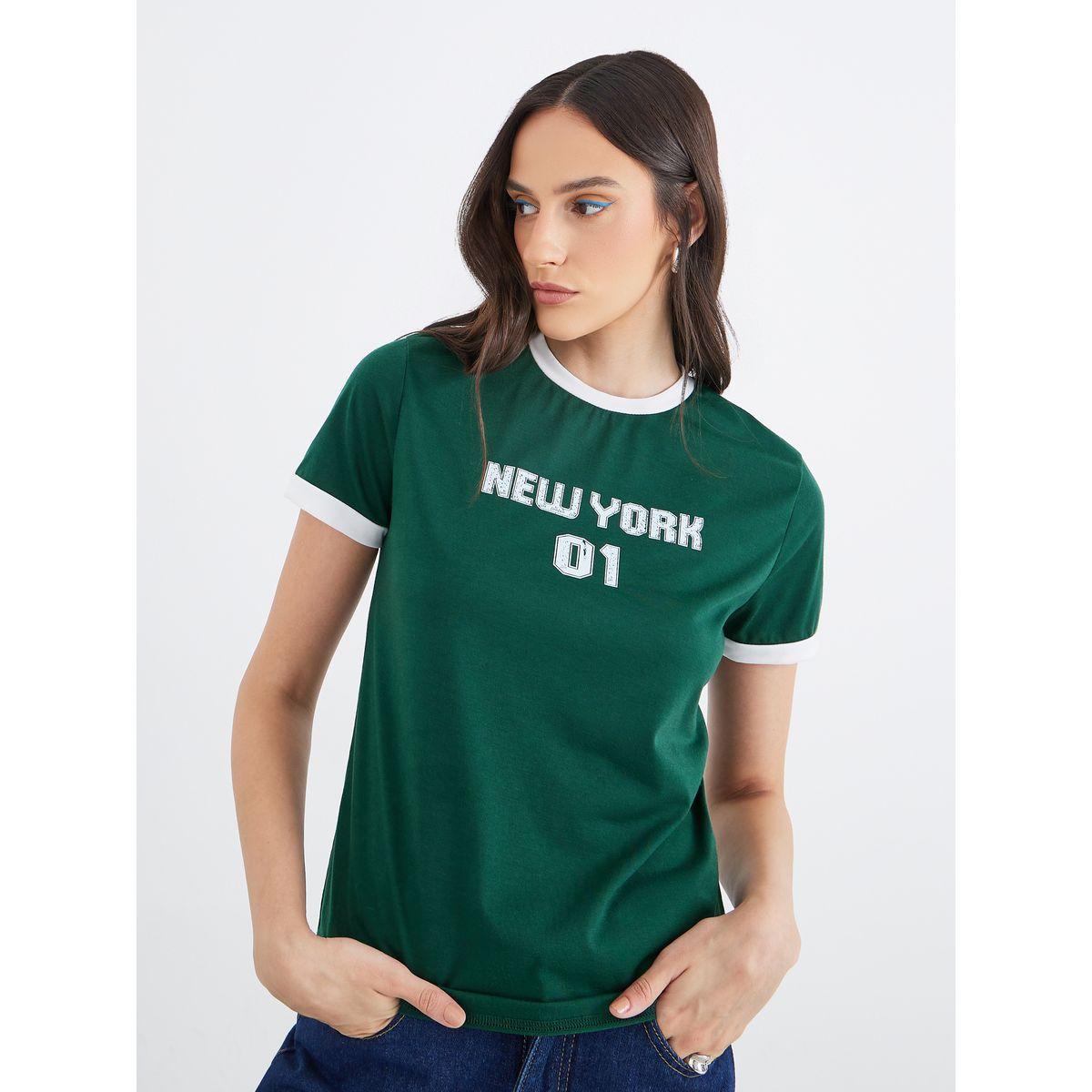 تيشيرت بقصة عادية وطبعة كتابة مع تفاصيل مُتباينة-women-clothing-tshirts-image-3