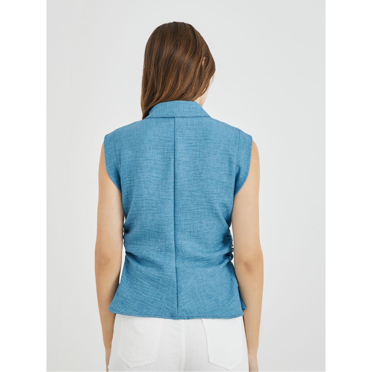 Styli Solid Spread Collar Buttoned Sleeveless Shirt-women-clothing-shirtsandblouses-shirts-image-4