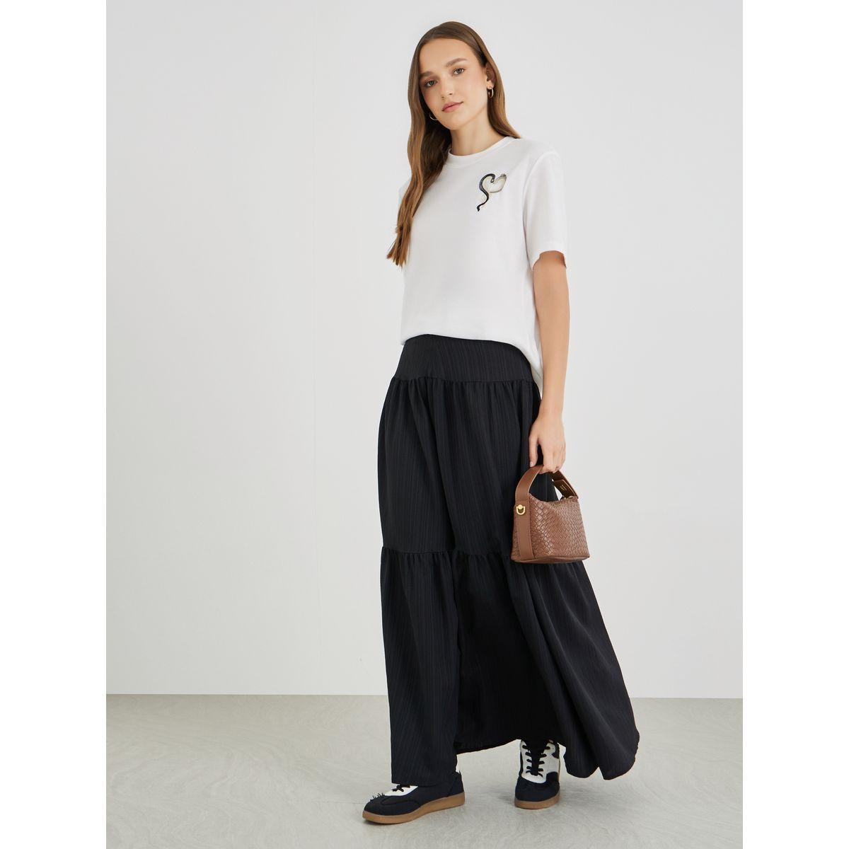 تيشيرت بتفاصيل مُطرزة وياقة دائرية-women-clothing-tshirts-image-2