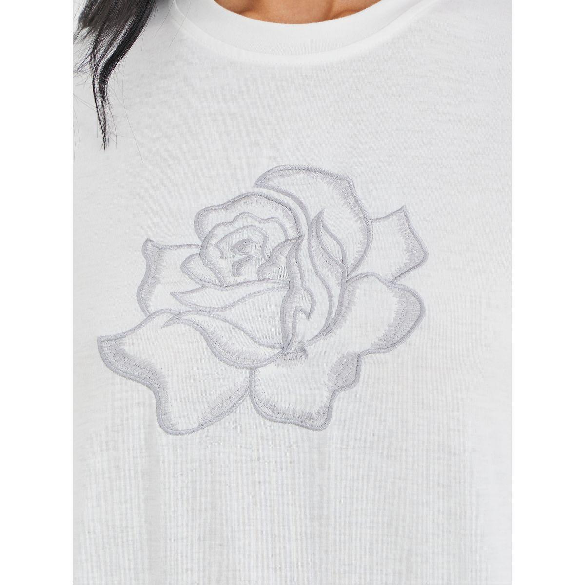 تيشيرت بياقة دائرية مع تفاصيل مُطرزة-women-clothing-tshirts-image-3