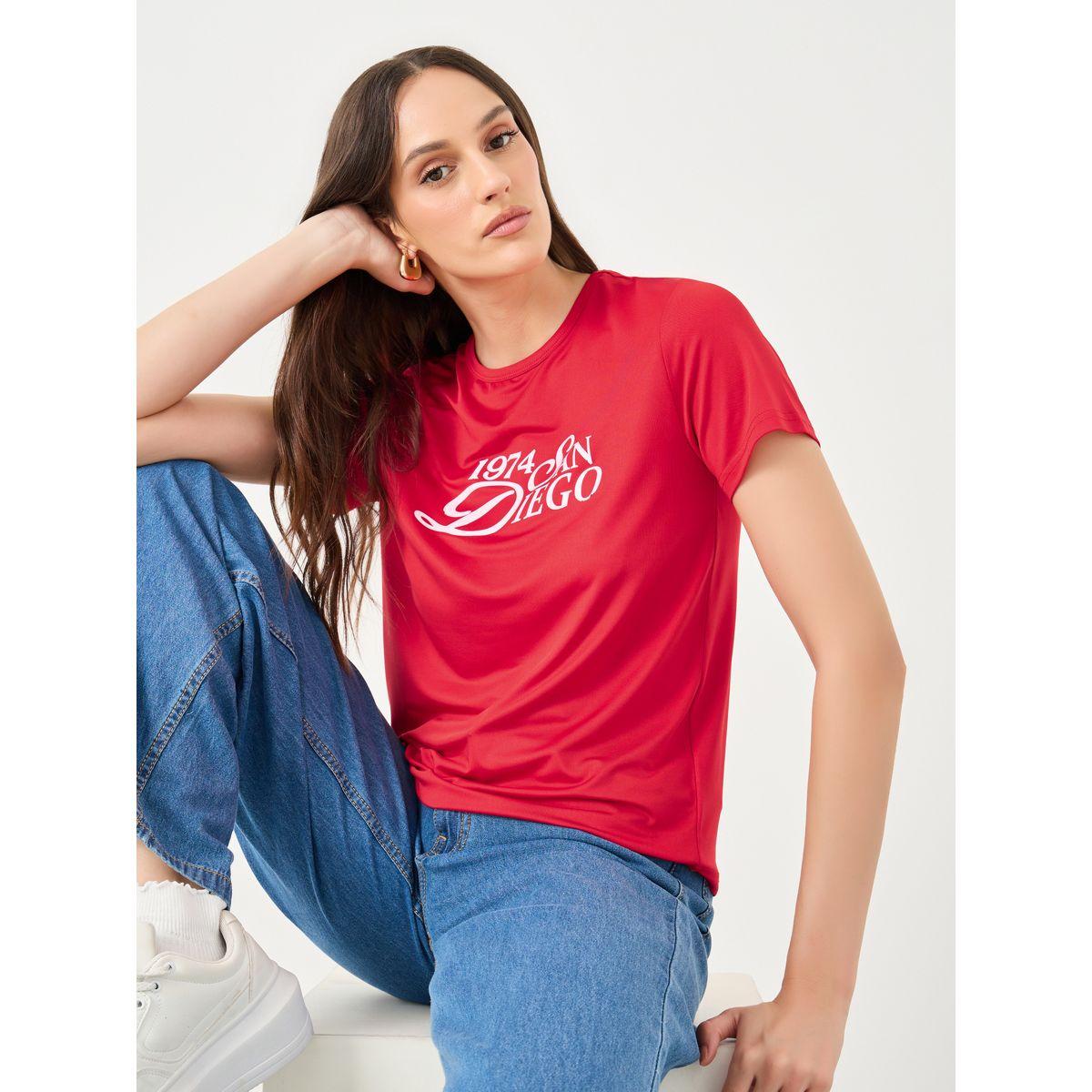 تيشيرت بقصة عادية وطبعة كتابة-women-clothing-tshirts-image-1