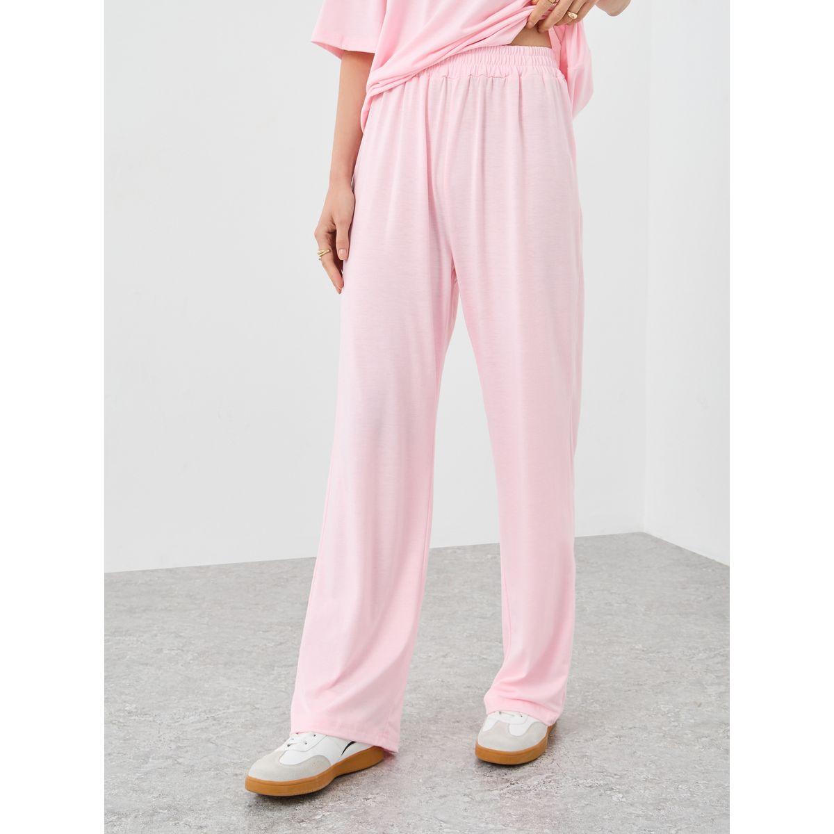 طقم منسق من جوغر وبلوزة بطبعة كتابة وقصة مريحة-women-clothing-coordsets-image-5