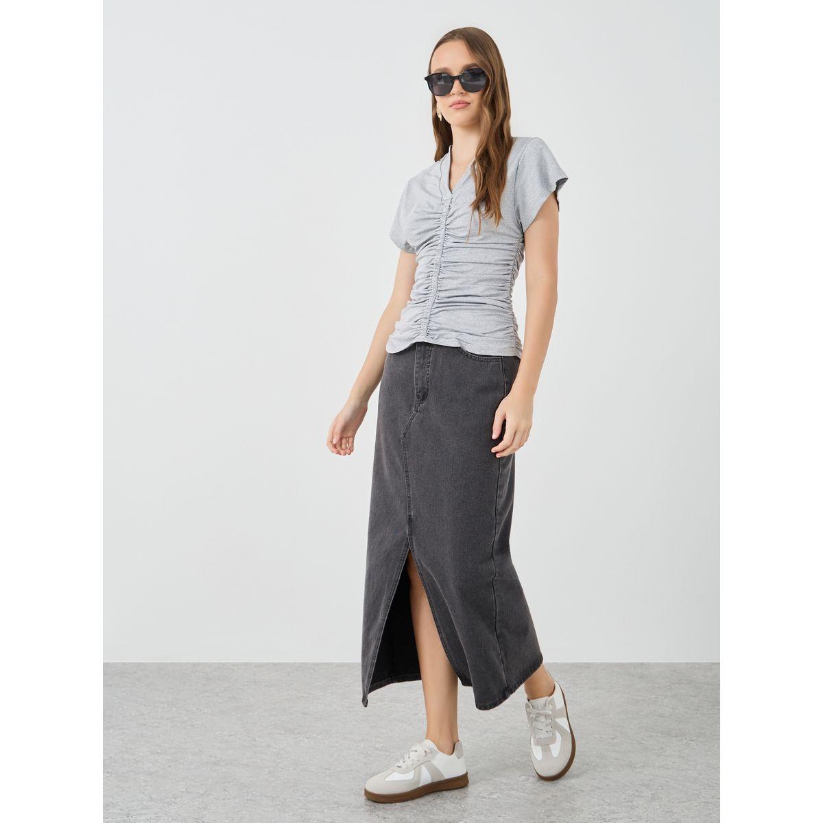 Styli Solid V-Neck Ruched Detail Short Sleeve T-Shirt-women-clothing-tshirts-image-2