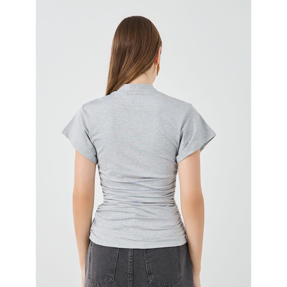 Styli Solid V-Neck Ruched Detail Short Sleeve T-Shirt-women-clothing-tshirts-image-4