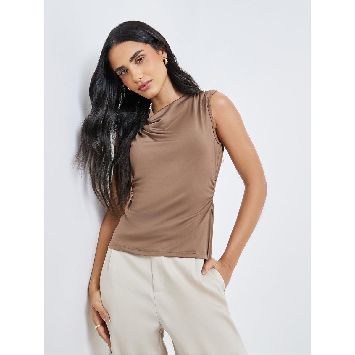 بلوزة بلا أكمام مع خصر بتفاصيل مُجمعة-women-clothing-shirtsandblouses-blouses-image-1