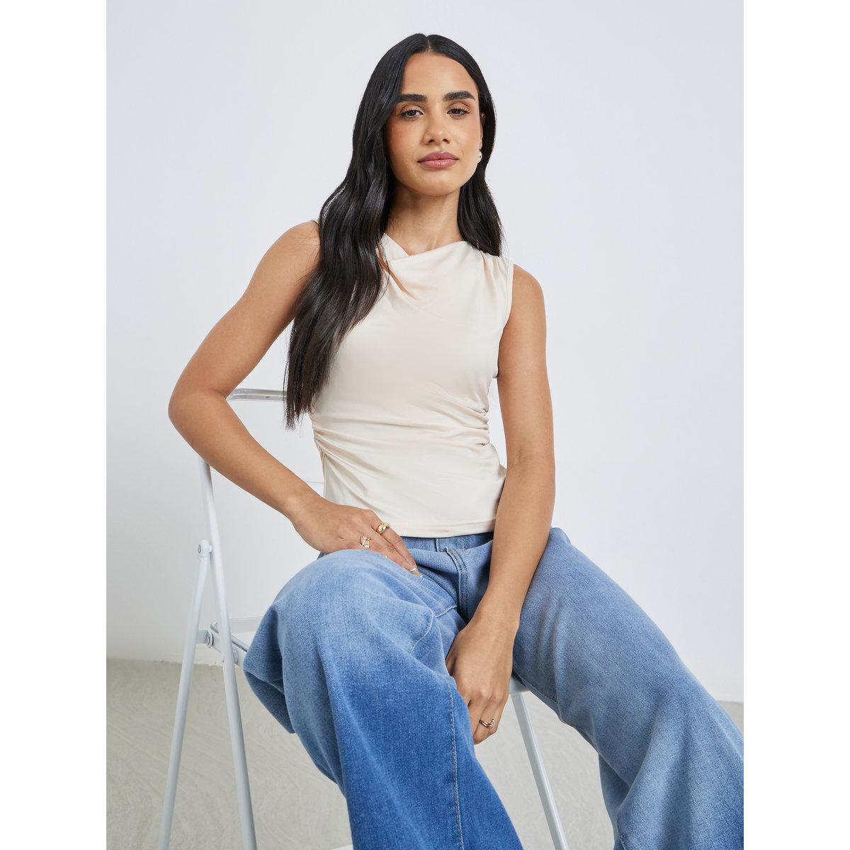 بلوزة بلا أكمام مع خصر بتفاصيل مُجمعة-women-clothing-shirtsandblouses-blouses-image-1