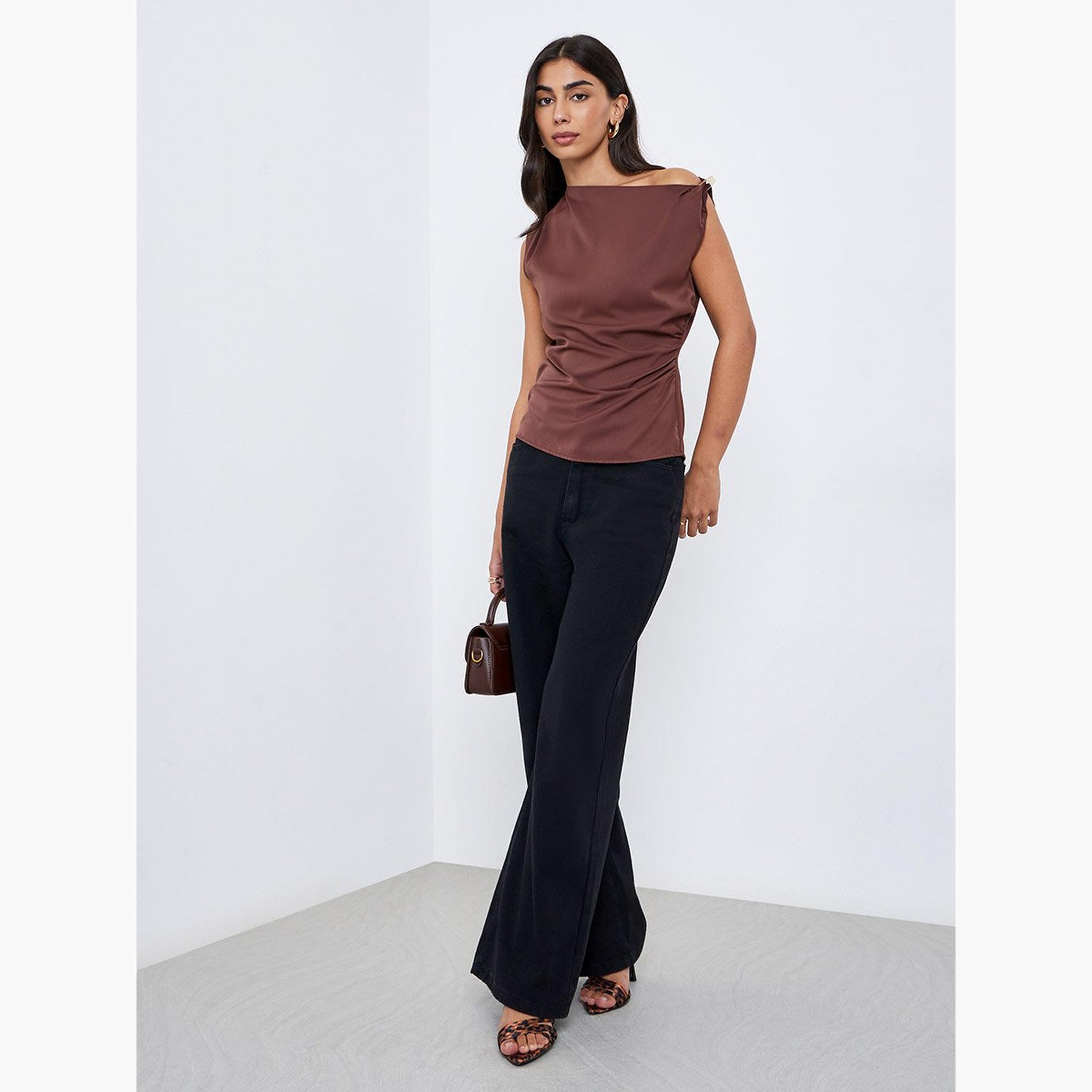 ستايلي - بلوزة محبوكة بنية اللون برقبة غير متماثلة-women-clothing-tshirts-image-2