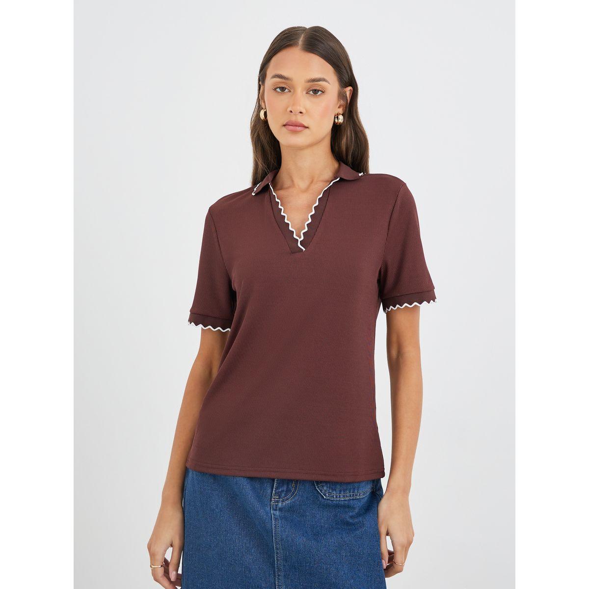 بلوزة مضلعة بياقة بولو وأكمام قصيرة-women-clothing-tshirts-image-3