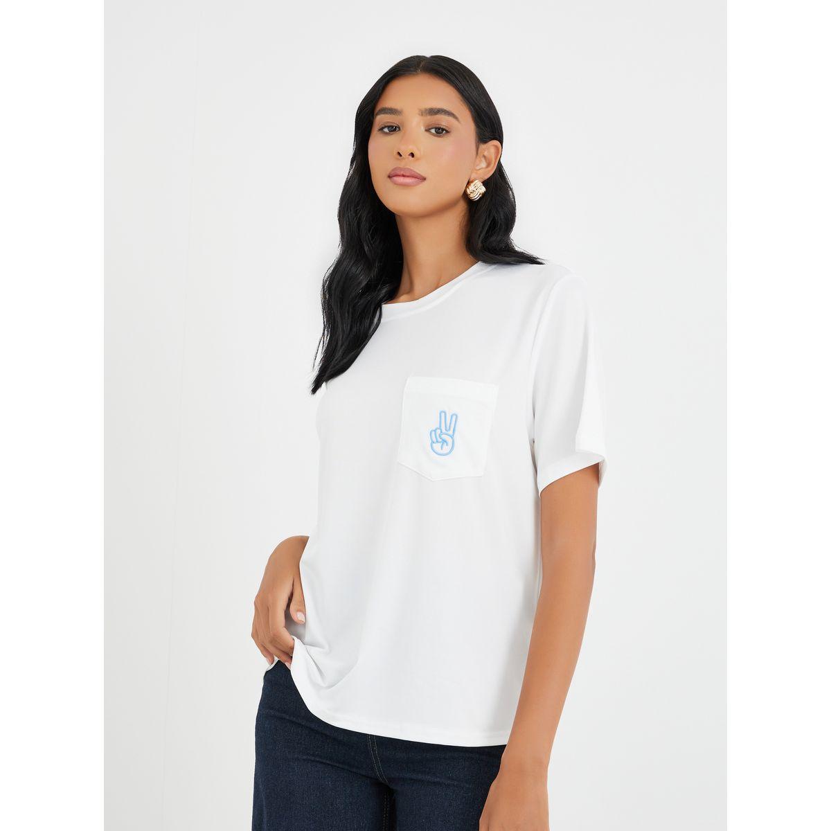 تيشيرت بياقة دائرية مع تفاصيل مُطرزة-women-clothing-tshirts-image-3