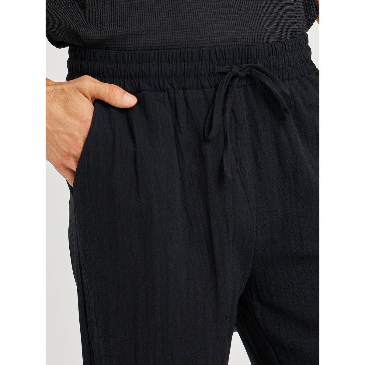 Styli Men Black Solid Drawstring Waist Pocket Detail Relaxed Fit Pants-men-clothing-bottoms-joggers-image-3