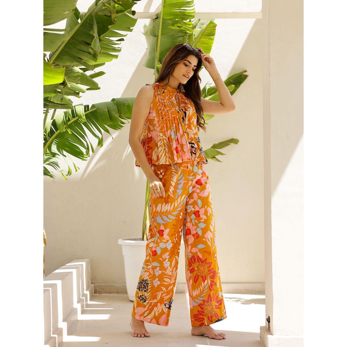 طقم منسق من بلوزة بطبعة زهور مع بنطال-women-clothing-coordsets-image-3