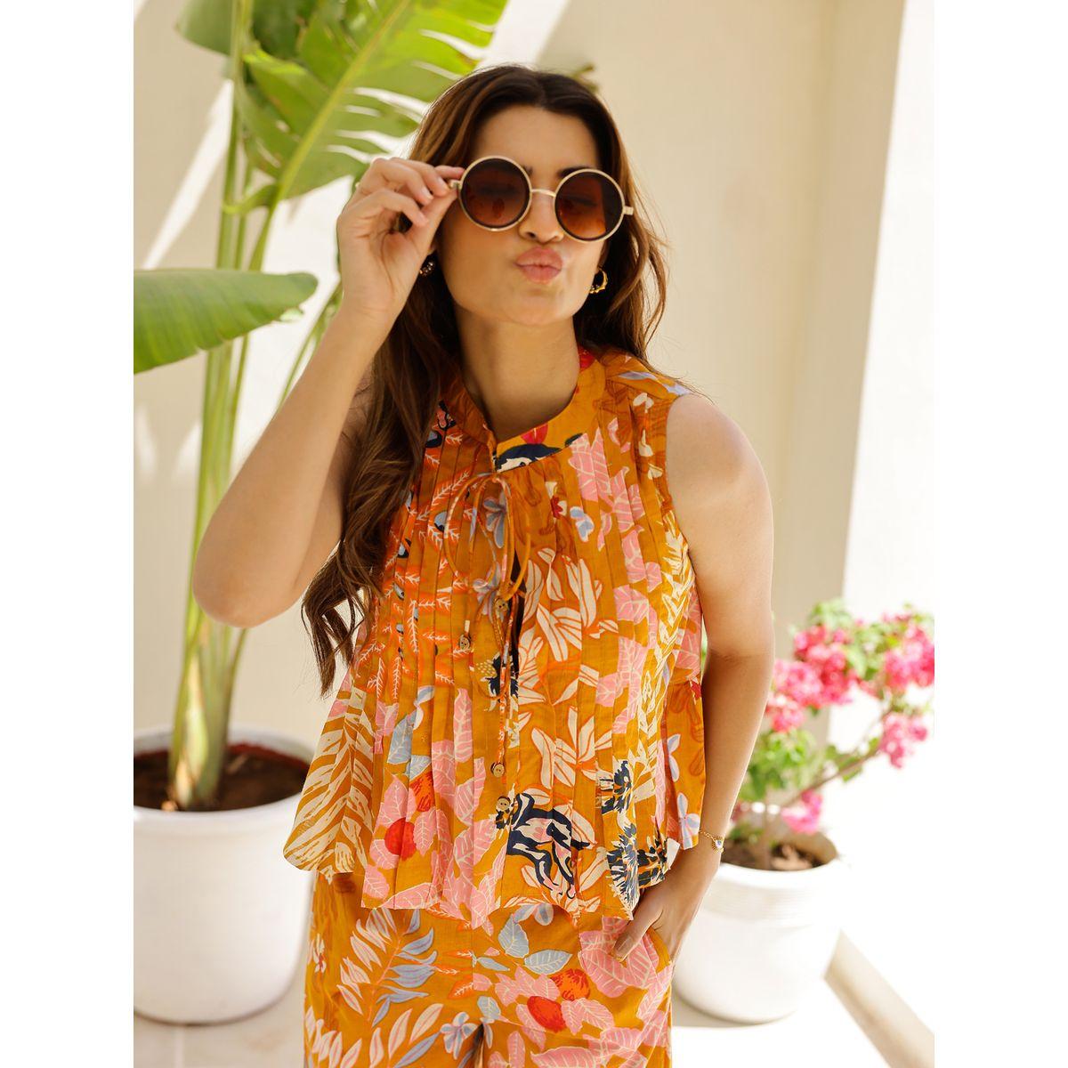 Sanskrutihomes Women Floral Printed Pintuck Top and Pants Co-Ords-women-clothing-coordsets-image-4