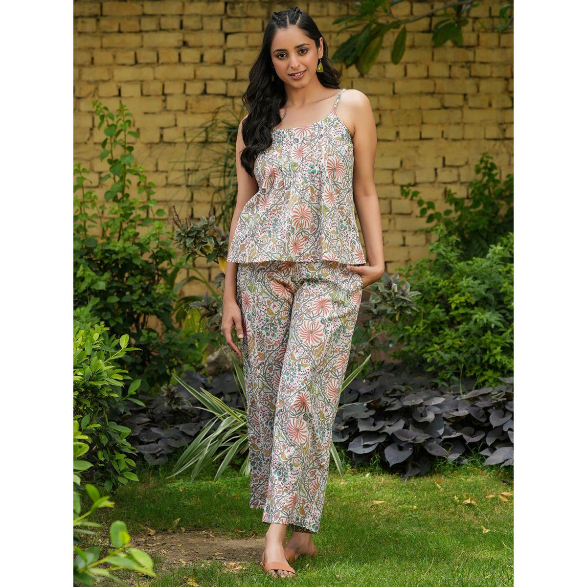 طقم بيجاما من بنطال وبلوزة بحمالات رفيعة-women-clothing-nightwear-pyjamas-longsets-image-1