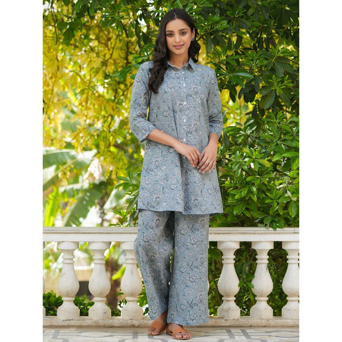 طقم من بنطال بيجاما وبلوزة قطنية مطبعة-women-clothing-nightwear-pyjamas-longsets-image-1