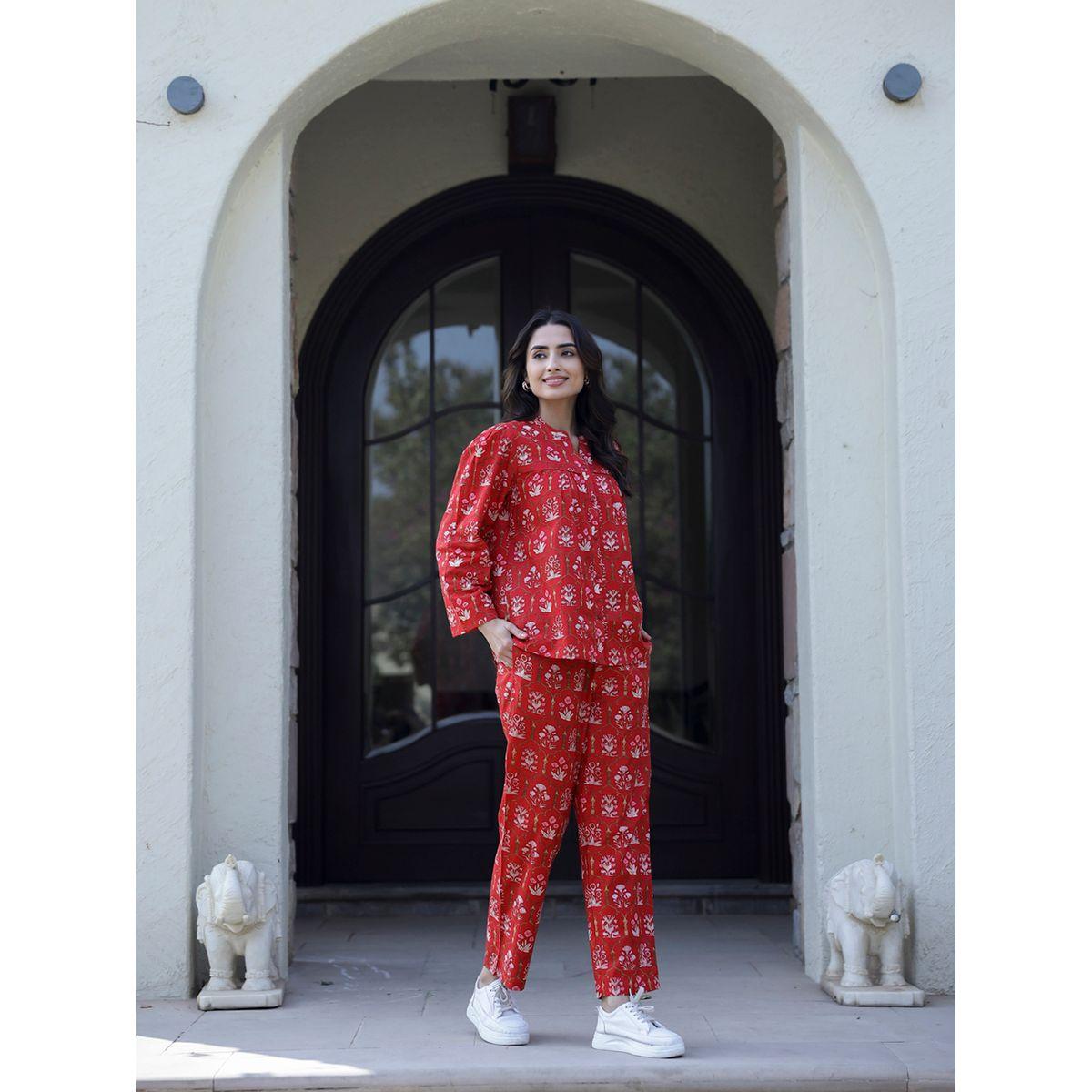 طقم بيجاما من بنطال وبلوزة بطبعة زهور-women-clothing-nightwear-pyjamas-longsets-image-6
