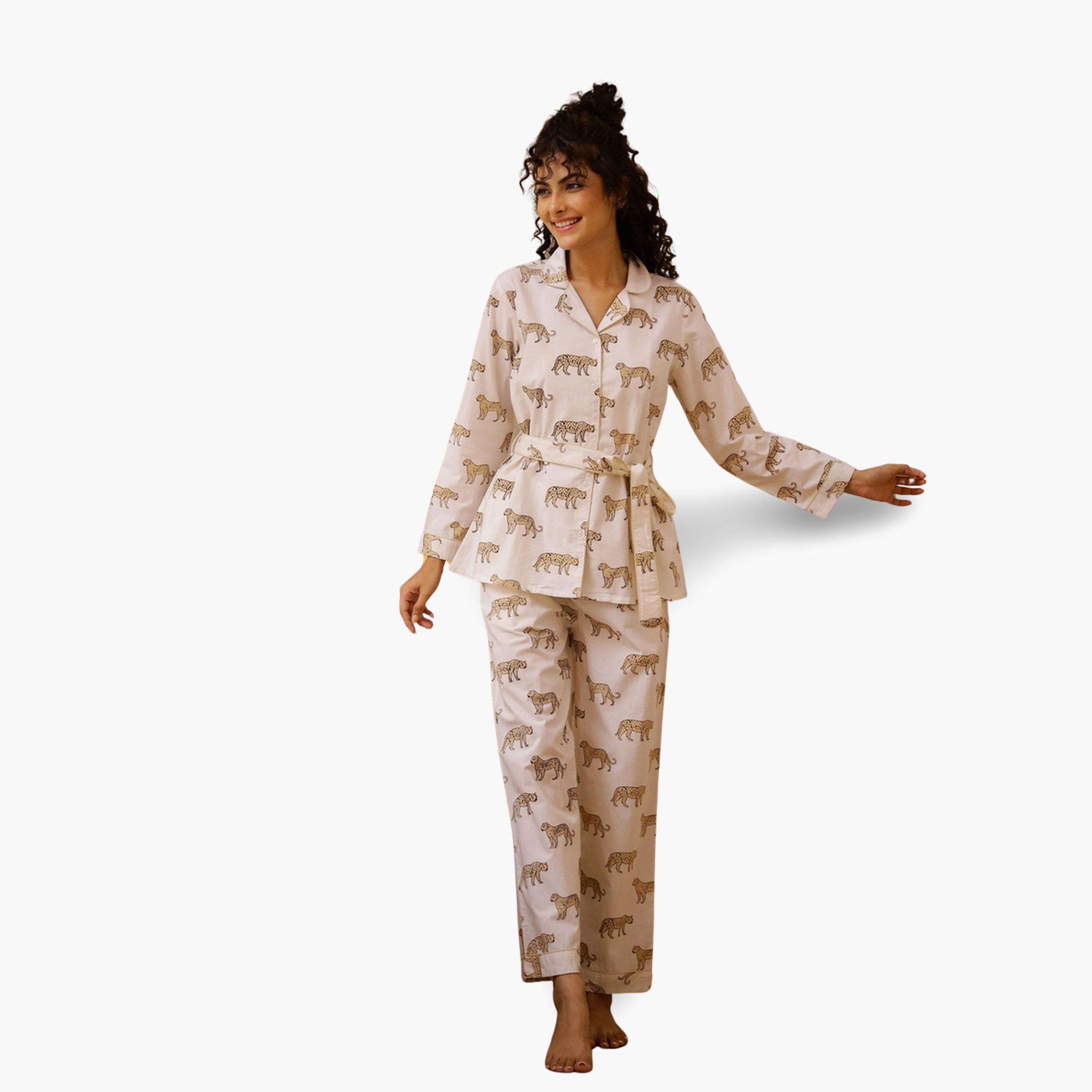 طقم بيجاما نسائي من قميص وبنطال قطن بطبعة حيوانات-women-clothing-nightwear-pyjamas-longsets-image-1