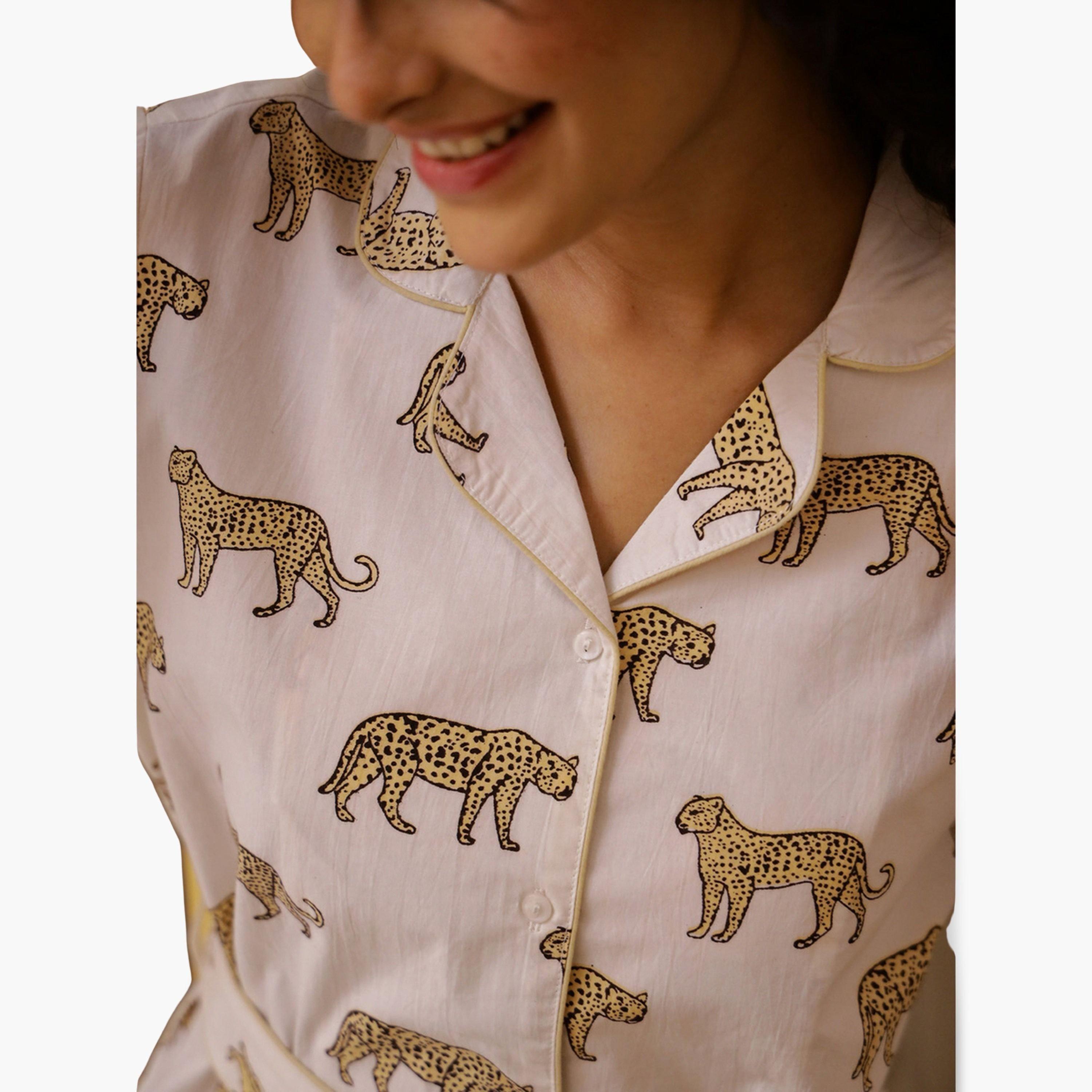 طقم بيجاما نسائي من قميص وبنطال قطن بطبعة حيوانات-women-clothing-nightwear-pyjamas-longsets-image-5