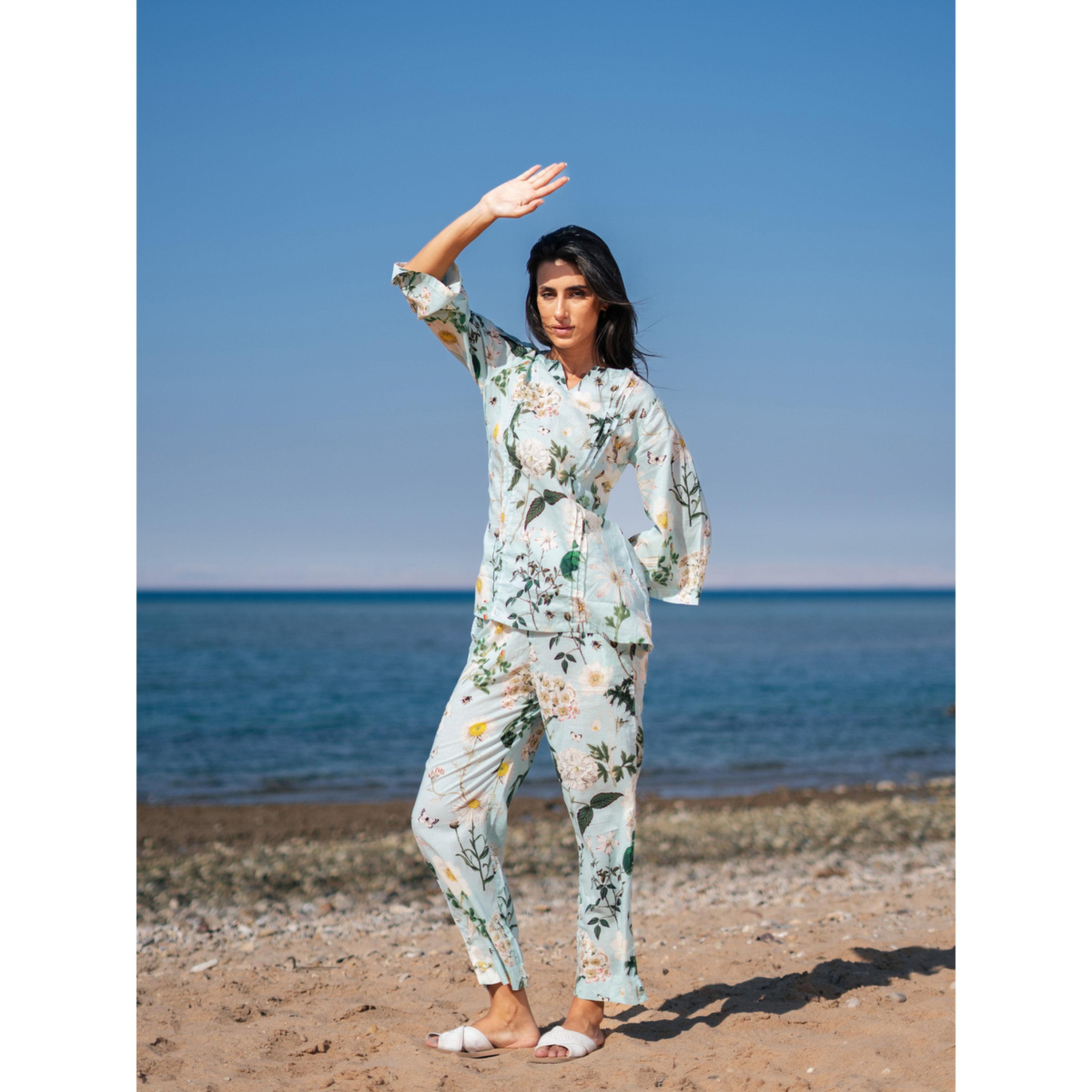 طقم بلوزة قطنية بطبعة زهور مع بنطال-women-clothing-nightwear-pyjamas-longsets-image-2