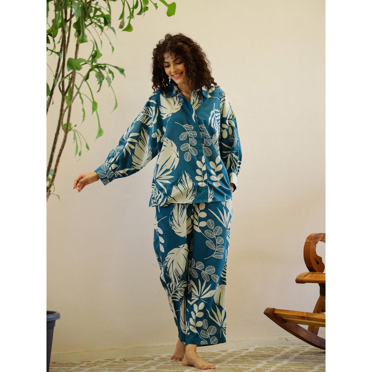 طقم من بنطال بيجاما وبلوزة قطنية بطبعة زهور-women-clothing-nightwear-pyjamas-longsets-image-1