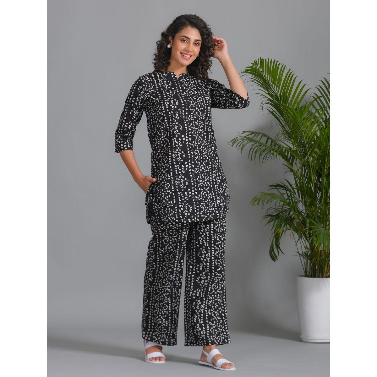 طقم من بنطال بيجاما وبلوزة قطنية مطبعة بالكامل-women-clothing-nightwear-pyjamas-longsets-image-1