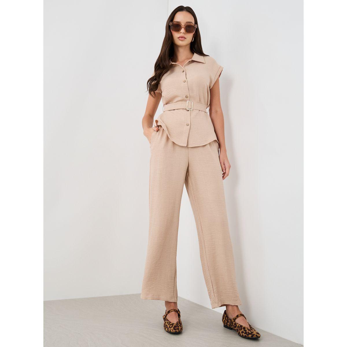 طقم منسق من بنطال وبلوزة بياقة سبريد-women-clothing-coordsets-image-1