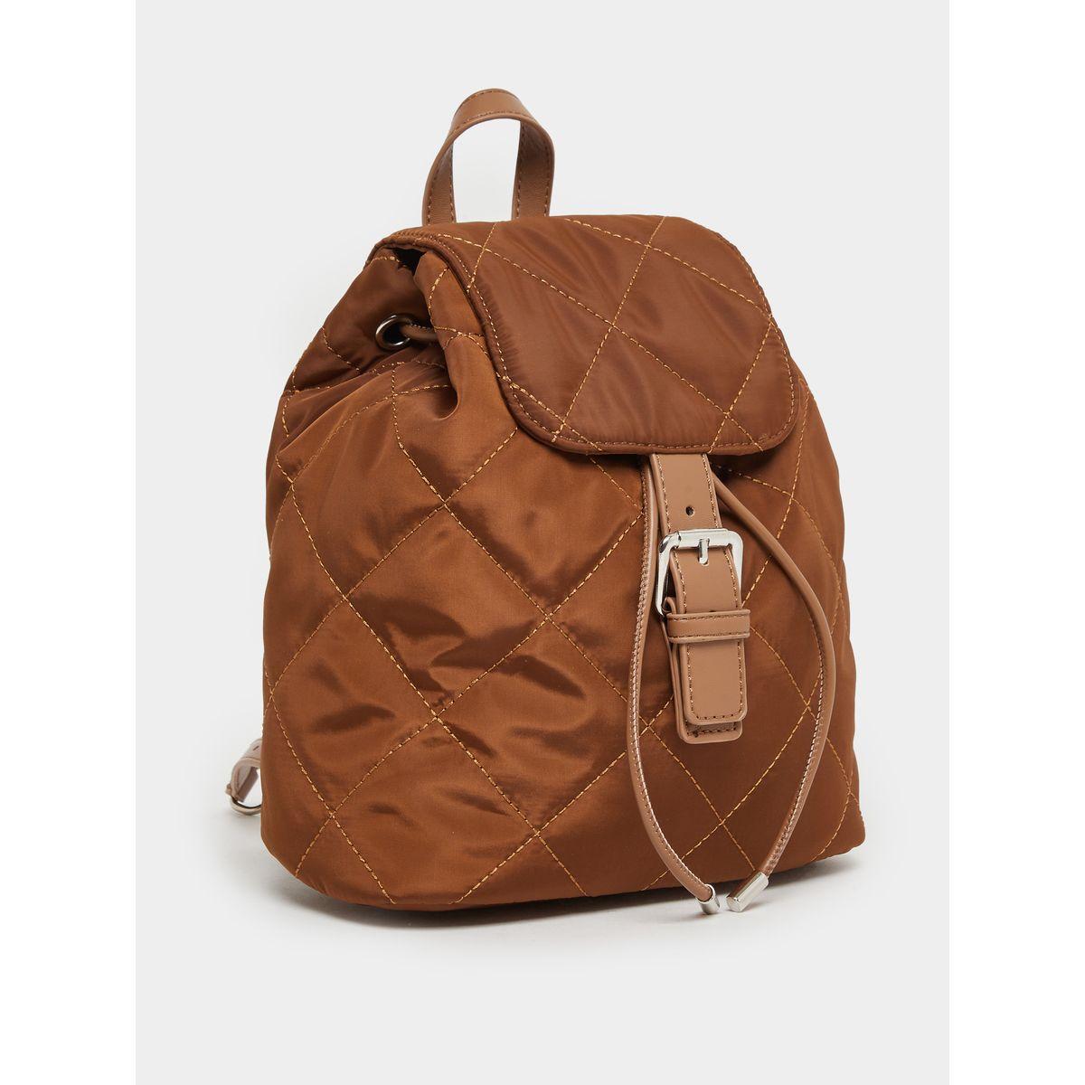 شنطة ظهر بتفاصيل خياطة مُتباينة-women-bagsandwallets-backpacks-image-1