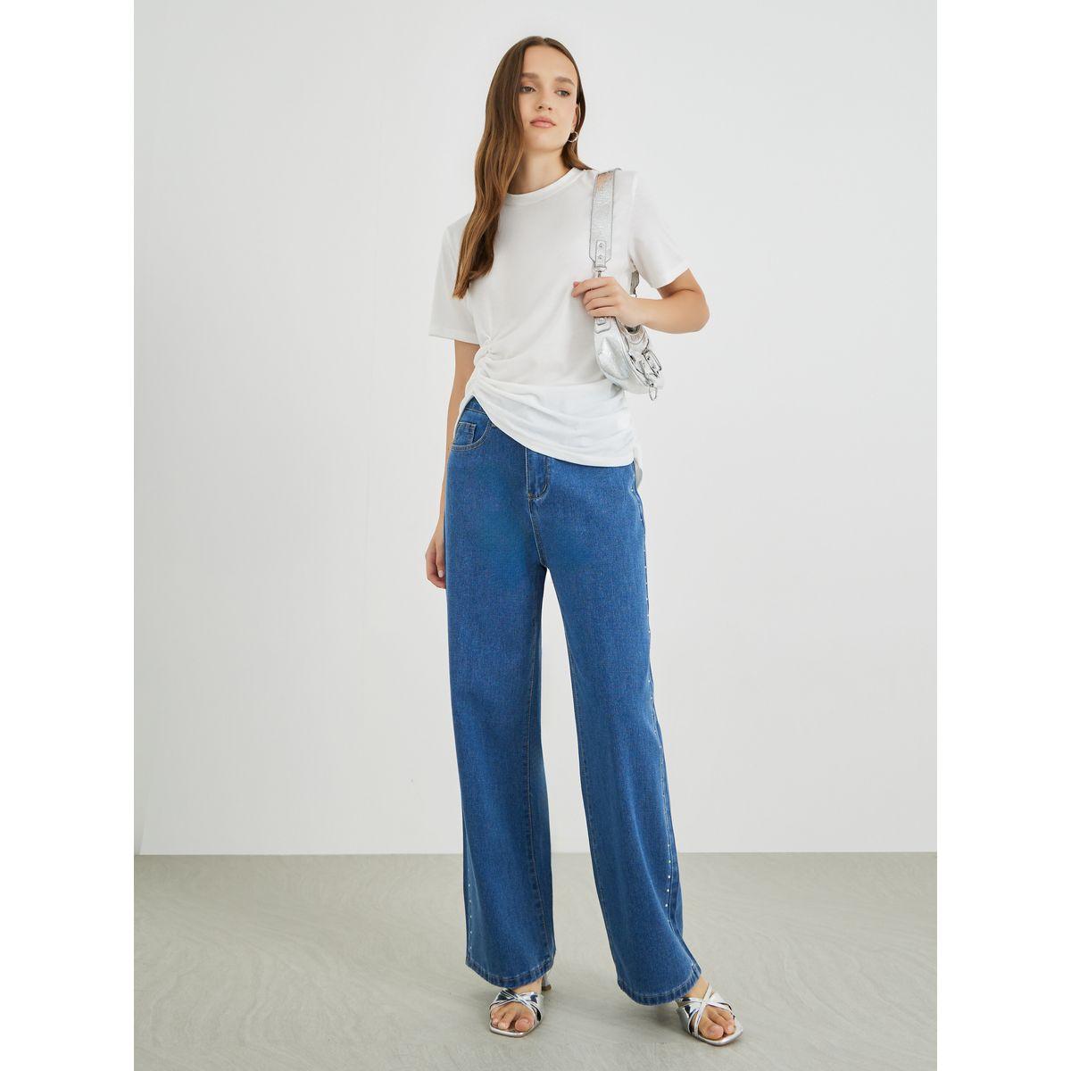 Styli Asymmetric Hem Ruched Detail T-Shirt-women-clothing-tshirts-image-2