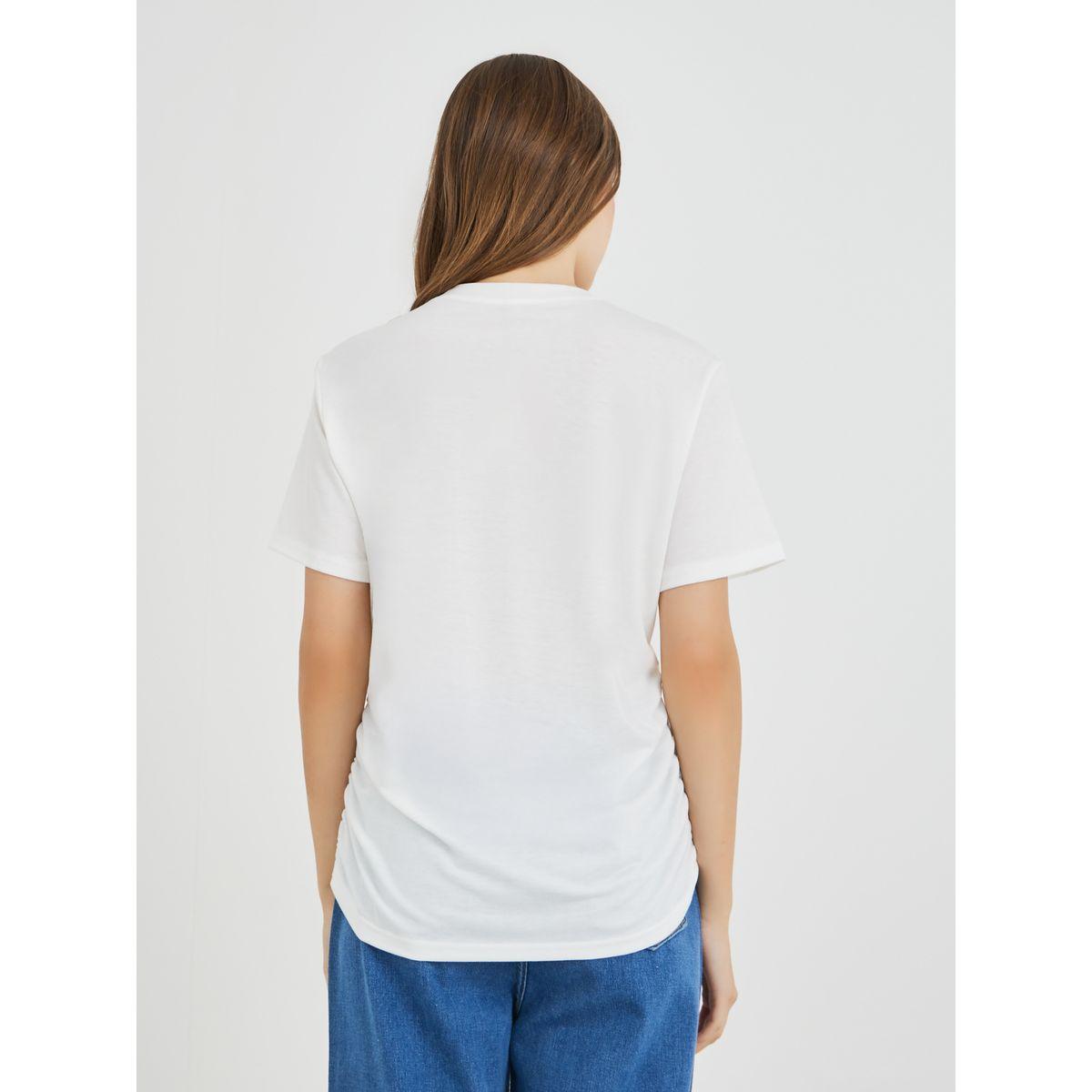 Styli Asymmetric Hem Ruched Detail T-Shirt-women-clothing-tshirts-image-4