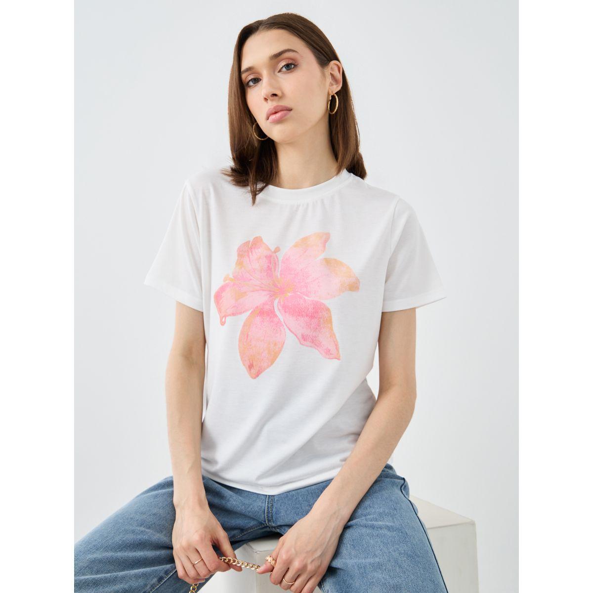 تيشيرت بطبعة زهور وقصة عادية-women-clothing-tshirts-image-1