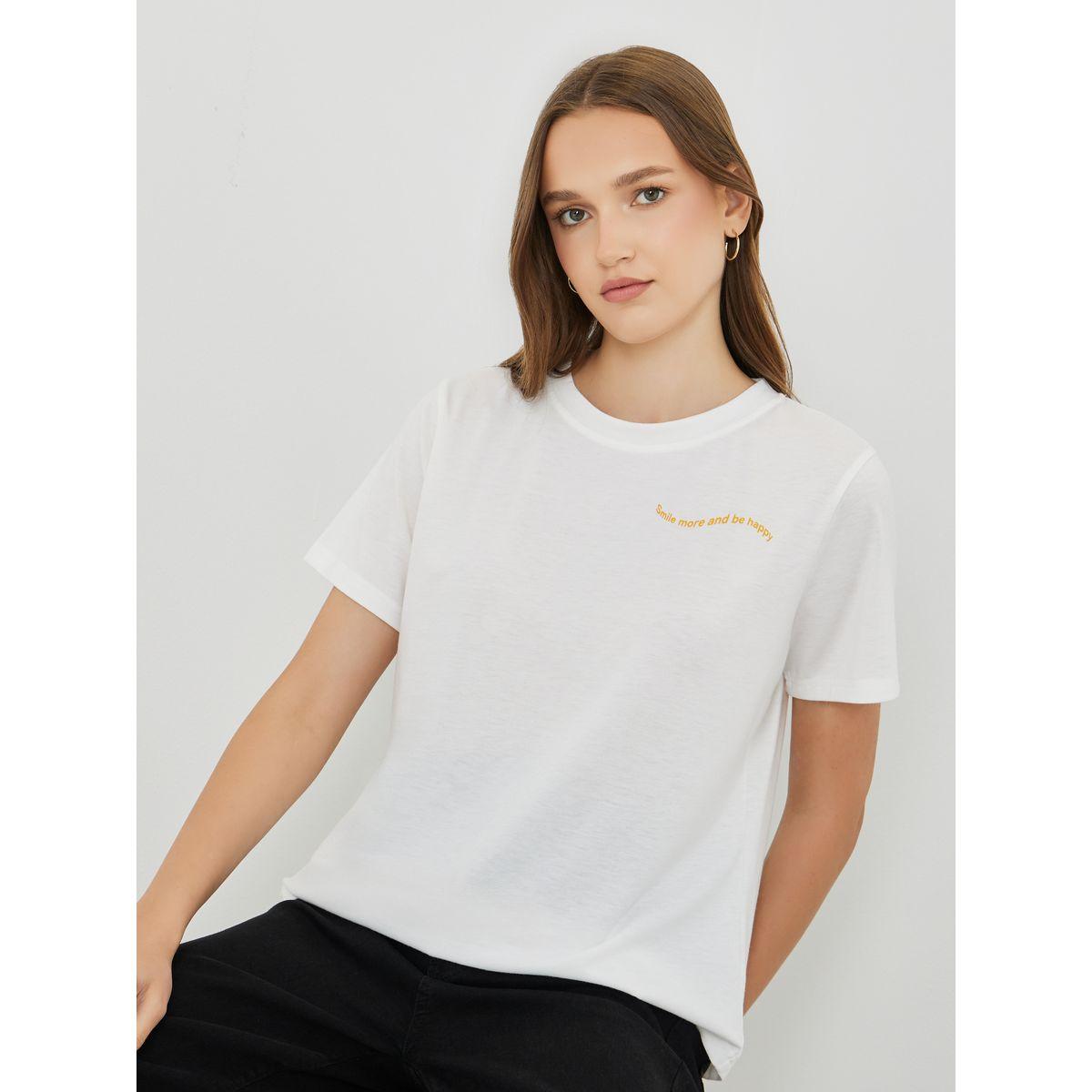 تيشيرت بطبعة كتابة وقصة عادية-women-clothing-tshirts-image-1